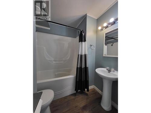 424 Bowron Avenue, Quesnel, BC - Indoor Photo Showing Bathroom