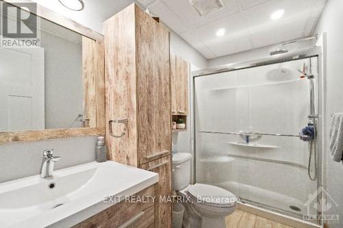 197 Boundary Road, Prescott And Russell, ON - Indoor Photo Showing Bathroom