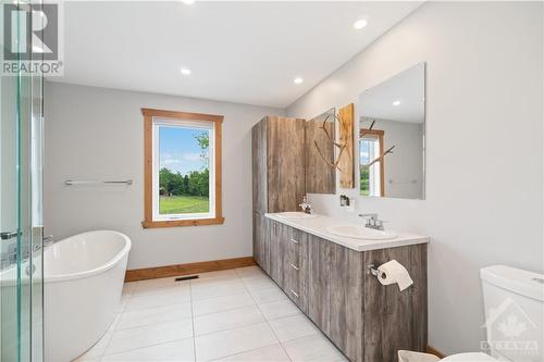 197 Boundary Road, Plantagenet, ON - Indoor Photo Showing Bathroom