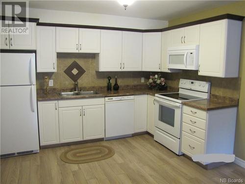 130 Inverness Place, Saint John, NB - Indoor Photo Showing Kitchen With Double Sink