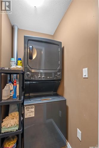 102 515 28Th Street E, Prince Albert, SK - Indoor Photo Showing Laundry Room