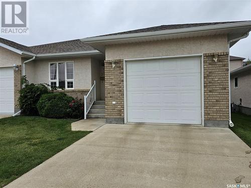 325 165 Robert Street W, Swift Current, SK - Outdoor