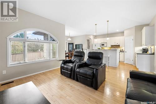 5172 Genereux Drive, Regina, SK - Indoor Photo Showing Living Room