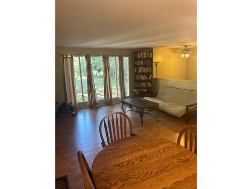 1055 White Road, South Slocan, BC - Indoor Photo Showing Dining Room