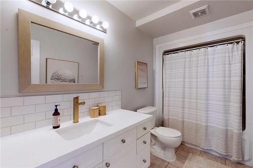 1056 Beach Boulevard, Hamilton, ON - Indoor Photo Showing Bathroom