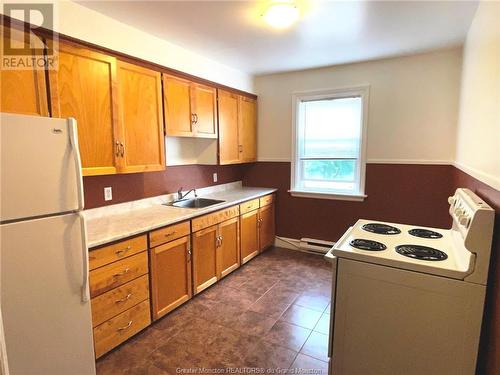 337-339-341-343-345 Mountain Rd, Moncton, NB - Indoor Photo Showing Kitchen