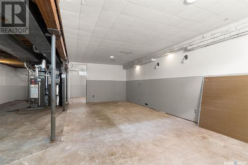 3115 Avonhurst Drive, Regina, SK - Indoor Photo Showing Garage