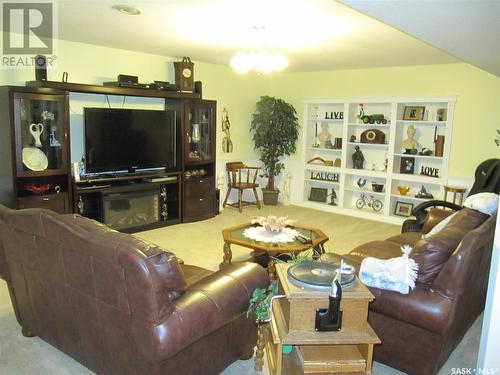 5001 Westview Crescent, Edam, SK - Indoor Photo Showing Living Room