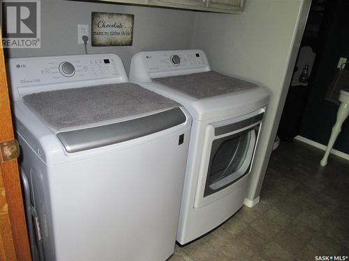 5001 Westview Crescent, Edam, SK - Indoor Photo Showing Laundry Room