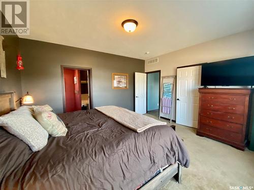 714 5Th Avenue, Alameda, SK - Indoor Photo Showing Bedroom