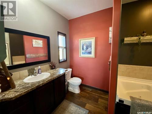 714 5Th Avenue, Alameda, SK - Indoor Photo Showing Bathroom