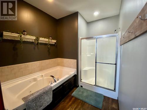 714 5Th Avenue, Alameda, SK - Indoor Photo Showing Bathroom