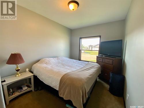 714 5Th Avenue, Alameda, SK - Indoor Photo Showing Bedroom