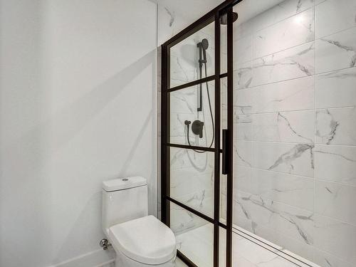 Ensuite bathroom - D407-42 Rue Du Square-Sir-George-Étienne-Cartier, Montréal (Le Sud-Ouest), QC - Indoor Photo Showing Bathroom