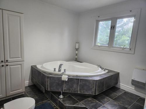 Salle de bains - 2087 Ch. Lakeshore, Saint-Georges-De-Clarenceville, QC - Indoor Photo Showing Bathroom