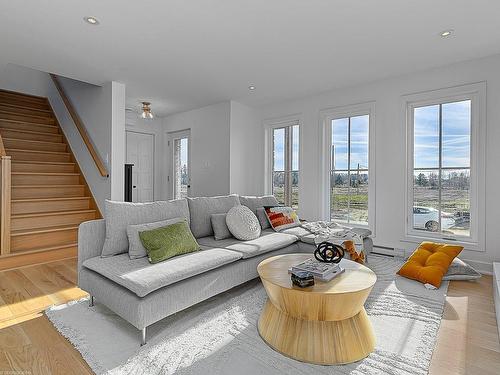 Salon - Rue Des Épinettes, L'Assomption, QC - Indoor Photo Showing Living Room