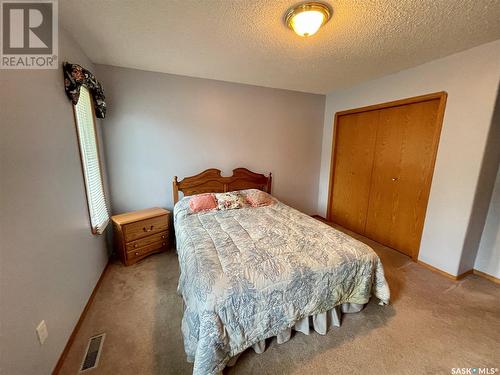 604 Donald Street, Hudson Bay, SK - Indoor Photo Showing Bedroom