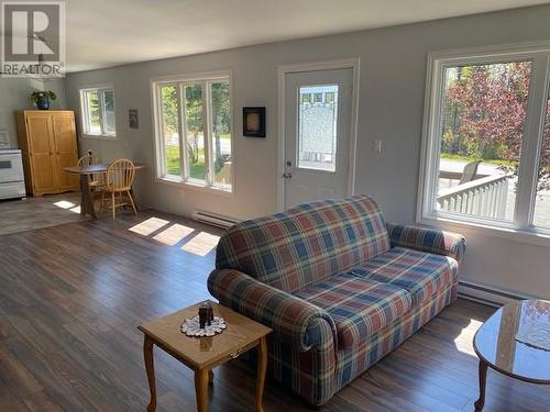 4 Main Street, Boyd'S Cove, NL - Indoor Photo Showing Living Room