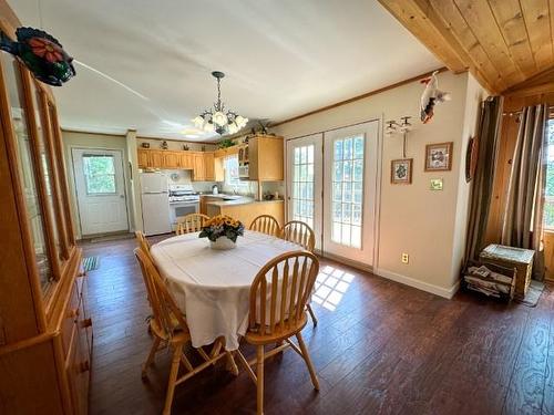 101 Burts Crescent, Sioux Narrows/Nestor Falls, ON - Indoor Photo Showing Dining Room
