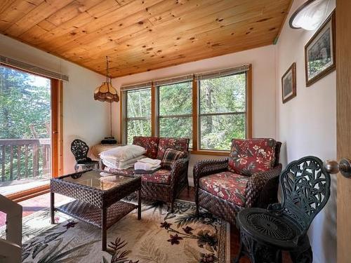 101 Burts Crescent, Sioux Narrows/Nestor Falls, ON - Indoor Photo Showing Living Room