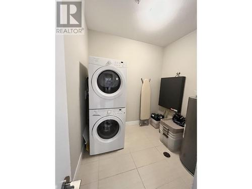 307 11205 105 Avenue, Fort St. John, BC - Indoor Photo Showing Laundry Room