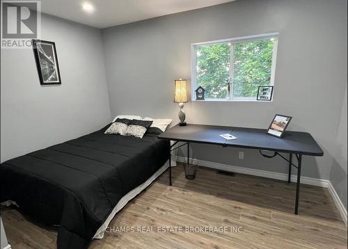 102 Queen Street S, New Tecumseth, ON - Indoor Photo Showing Bedroom