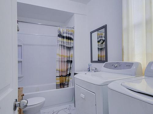 Bathroom - 2452  - 2454 Av. Dollard, Shawinigan, QC - Indoor Photo Showing Laundry Room
