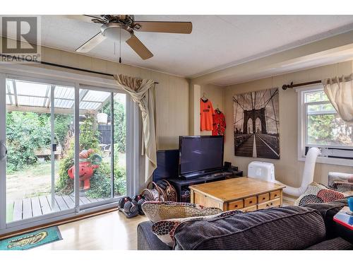 540 Bay Avenue, Kelowna, BC - Indoor Photo Showing Bedroom
