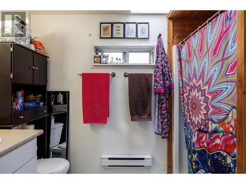 540 Bay Avenue, Kelowna, BC - Indoor Photo Showing Bathroom