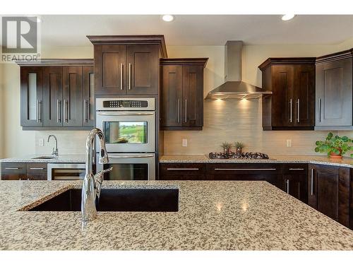3613 Empire Place, West Kelowna, BC - Indoor Photo Showing Kitchen With Upgraded Kitchen