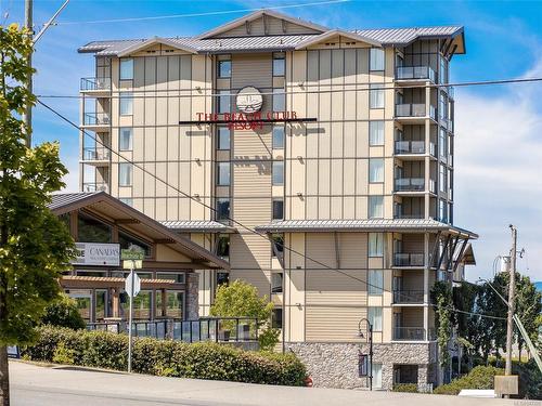 405C-181 Beachside Dr, Parksville, BC - Outdoor With Facade