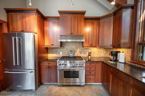 9 Cedar Bowl Crescent, Fernie, BC - Indoor Photo Showing Kitchen