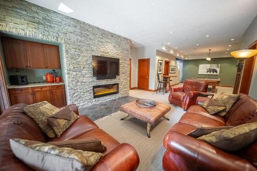 9 Cedar Bowl Crescent, Fernie, BC - Indoor Photo Showing Living Room With Fireplace