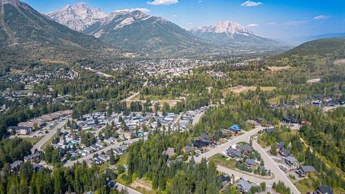9 Cedar Bowl Crescent, Fernie, BC - Outdoor With View