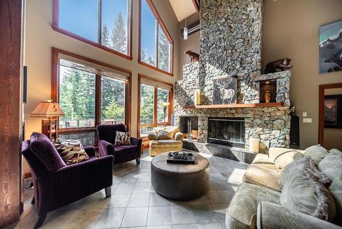 9 Cedar Bowl Crescent, Fernie, BC - Indoor Photo Showing Living Room With Fireplace