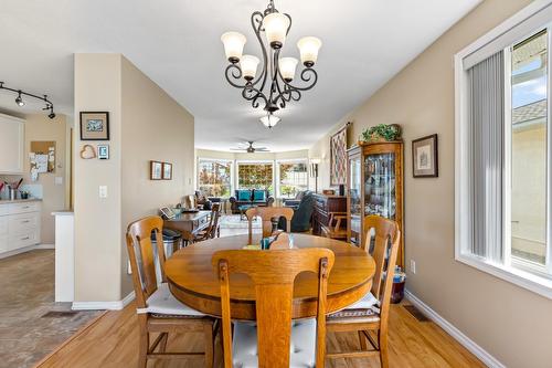1037 11Th Avenue N, Creston, BC - Indoor Photo Showing Dining Room