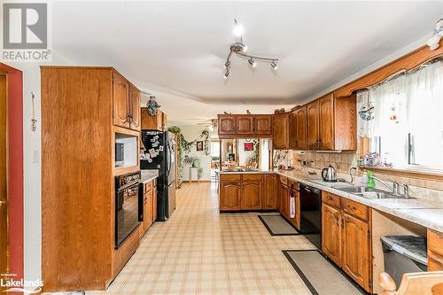 4303 Third Line N, Hillsdale, ON - Indoor Photo Showing Kitchen With Double Sink