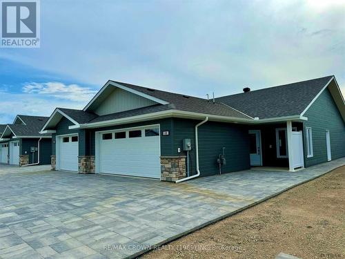 18 Golf Street, Kapuskasing, ON - Outdoor