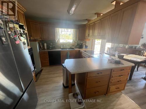 2528 Dawson Road, Thunder Bay, ON - Indoor Photo Showing Kitchen