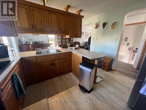 2528 Dawson Road, Thunder Bay, ON - Indoor Photo Showing Kitchen