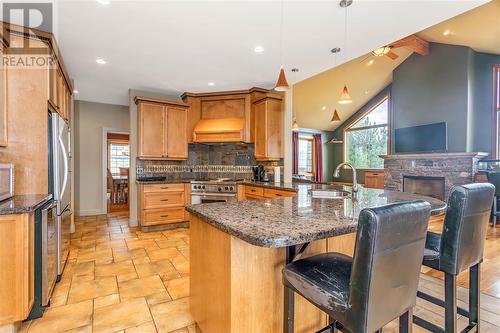 431 Upper Bench Road N, Penticton, BC - Indoor Photo Showing Kitchen With Upgraded Kitchen