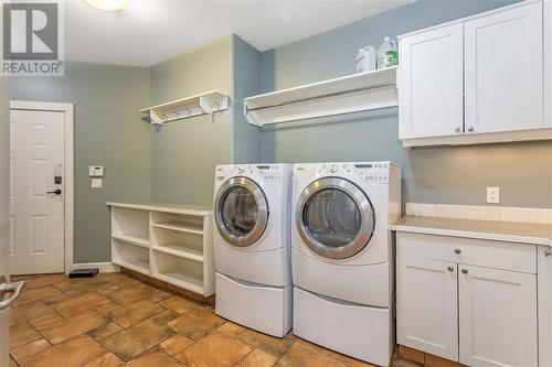 431 Upper Bench Road N, Penticton, BC - Indoor Photo Showing Laundry Room