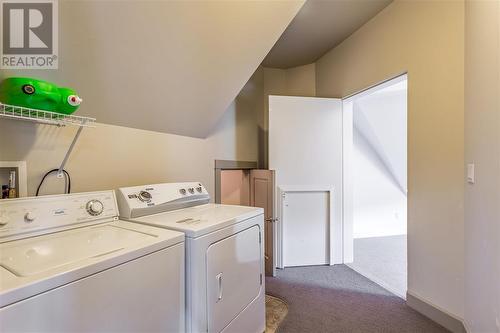 431 Upper Bench Road N, Penticton, BC - Indoor Photo Showing Laundry Room