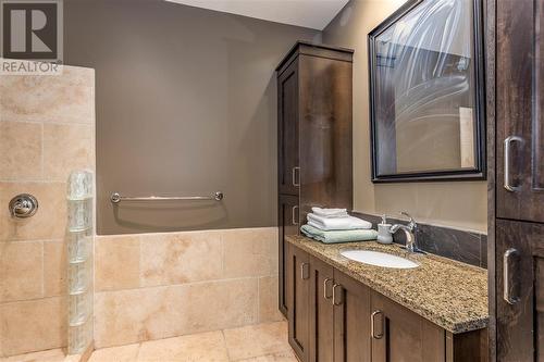 431 Upper Bench Road N, Penticton, BC - Indoor Photo Showing Bathroom