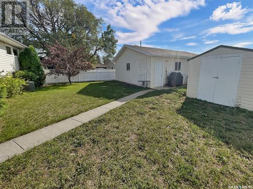 220 Central Avenue S, Swift Current, SK - Outdoor