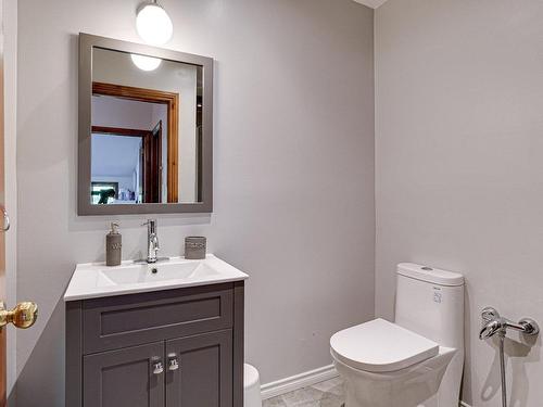 Bathroom - 212 Evergreen Drive, Beaconsfield, QC - Indoor Photo Showing Bathroom