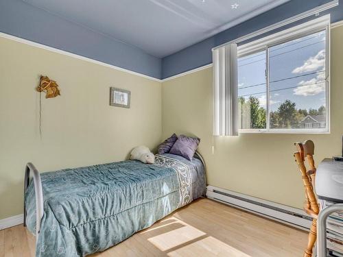 Bedroom - 608 Rue Manick, Québec (La Haute-Saint-Charles), QC - Indoor Photo Showing Bedroom