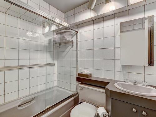 Salle de bains - 1490 Ch. St-Clare, Mont-Royal, QC - Indoor Photo Showing Bathroom