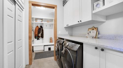 2621 Brewer Ridge Rise, Invermere, BC - Indoor Photo Showing Laundry Room