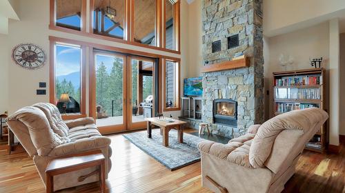 2621 Brewer Ridge Rise, Invermere, BC - Indoor Photo Showing Living Room With Fireplace